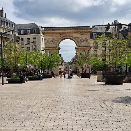 公寓 Owl Right - C La Chouette 第戎