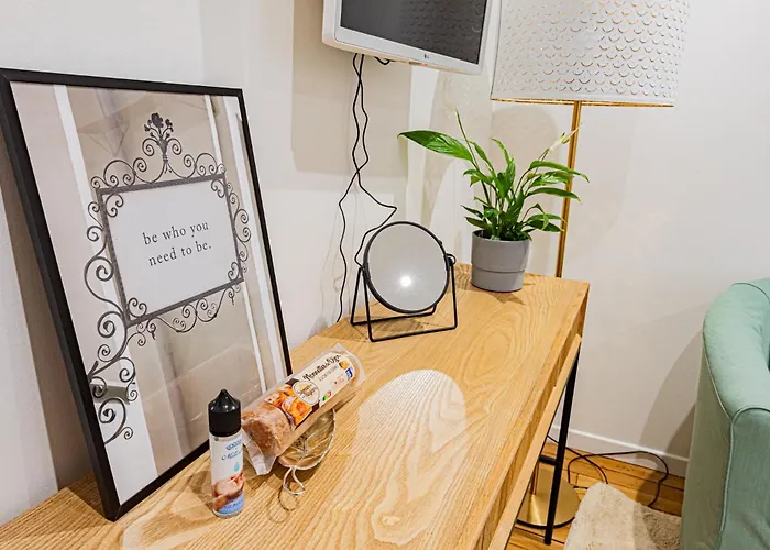 Owl Right - C La Chouette *